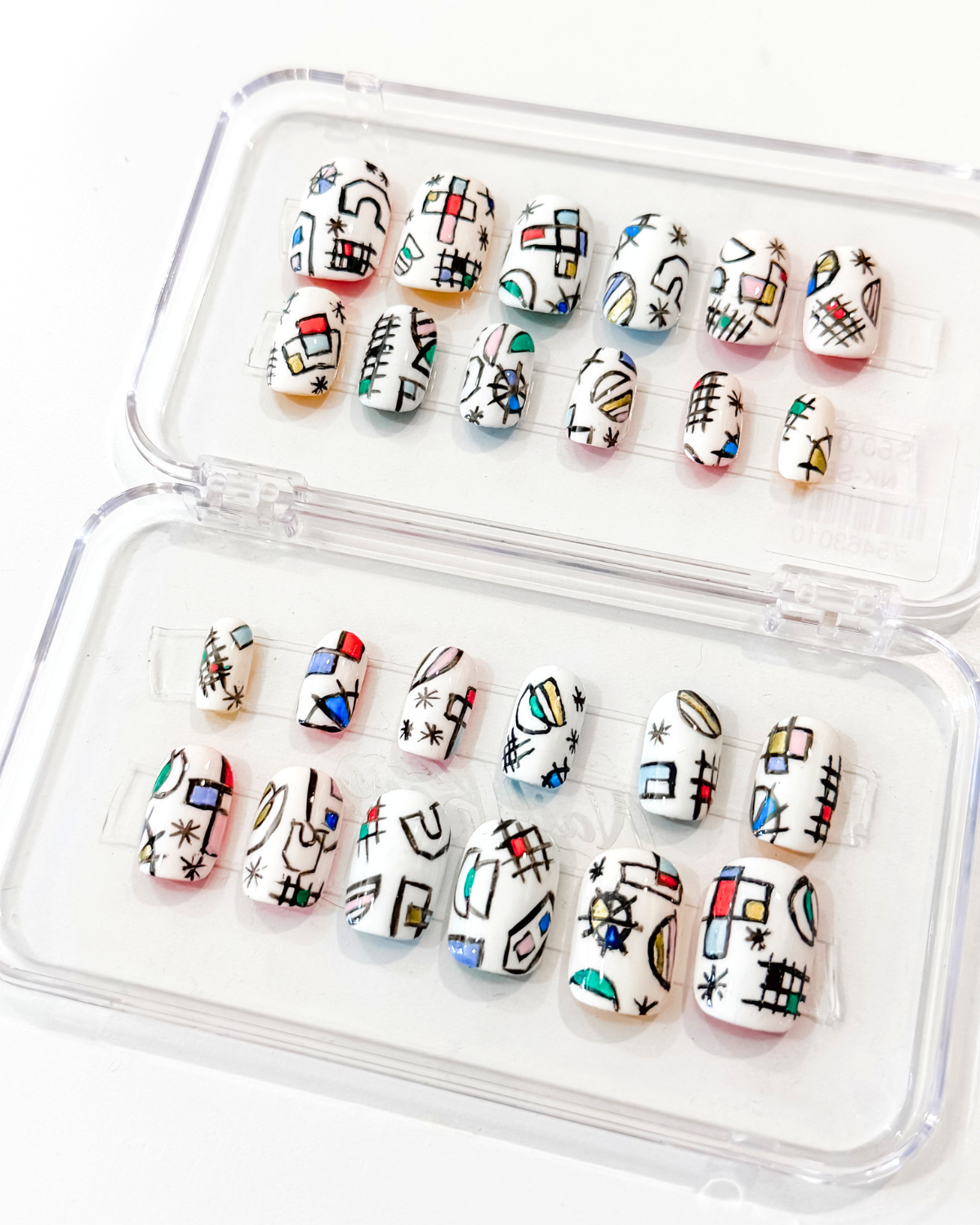 Hand-painted Press-on Nails - Swiss Fam