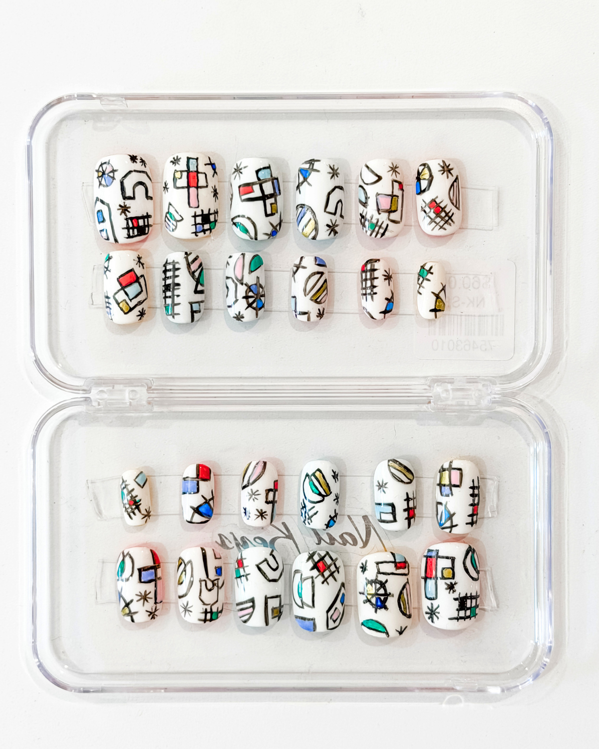 Hand-painted Press-on Nails - Swiss Fam